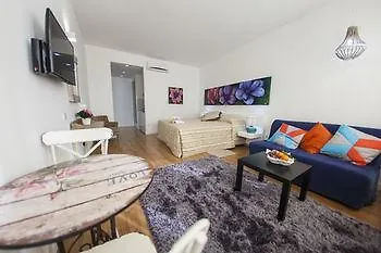 Operetta House Apartment Larnaca 0*,